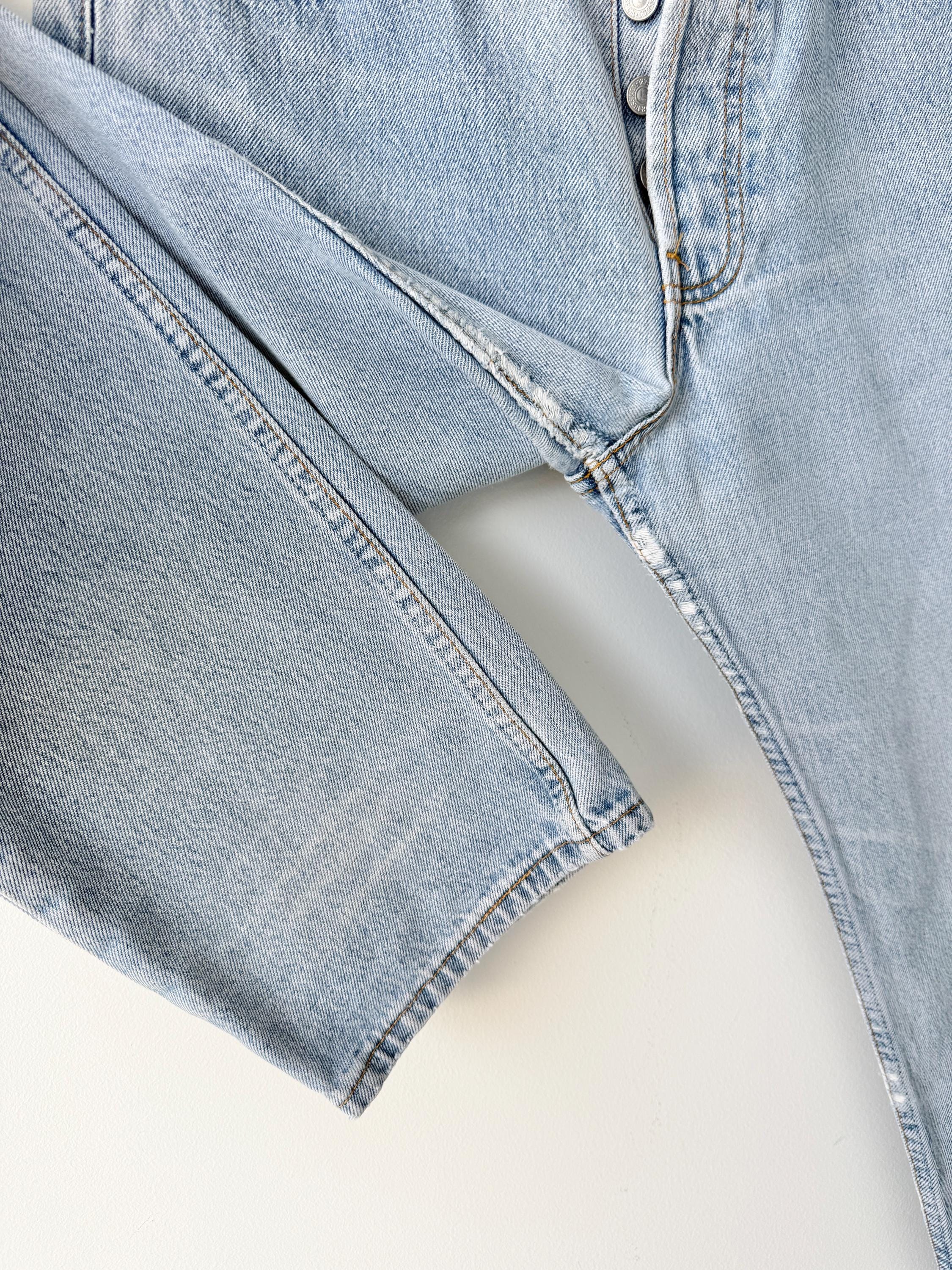 W29 L33 vintage Levis 501 28-29” measured whiskers faded light blue made in 90s