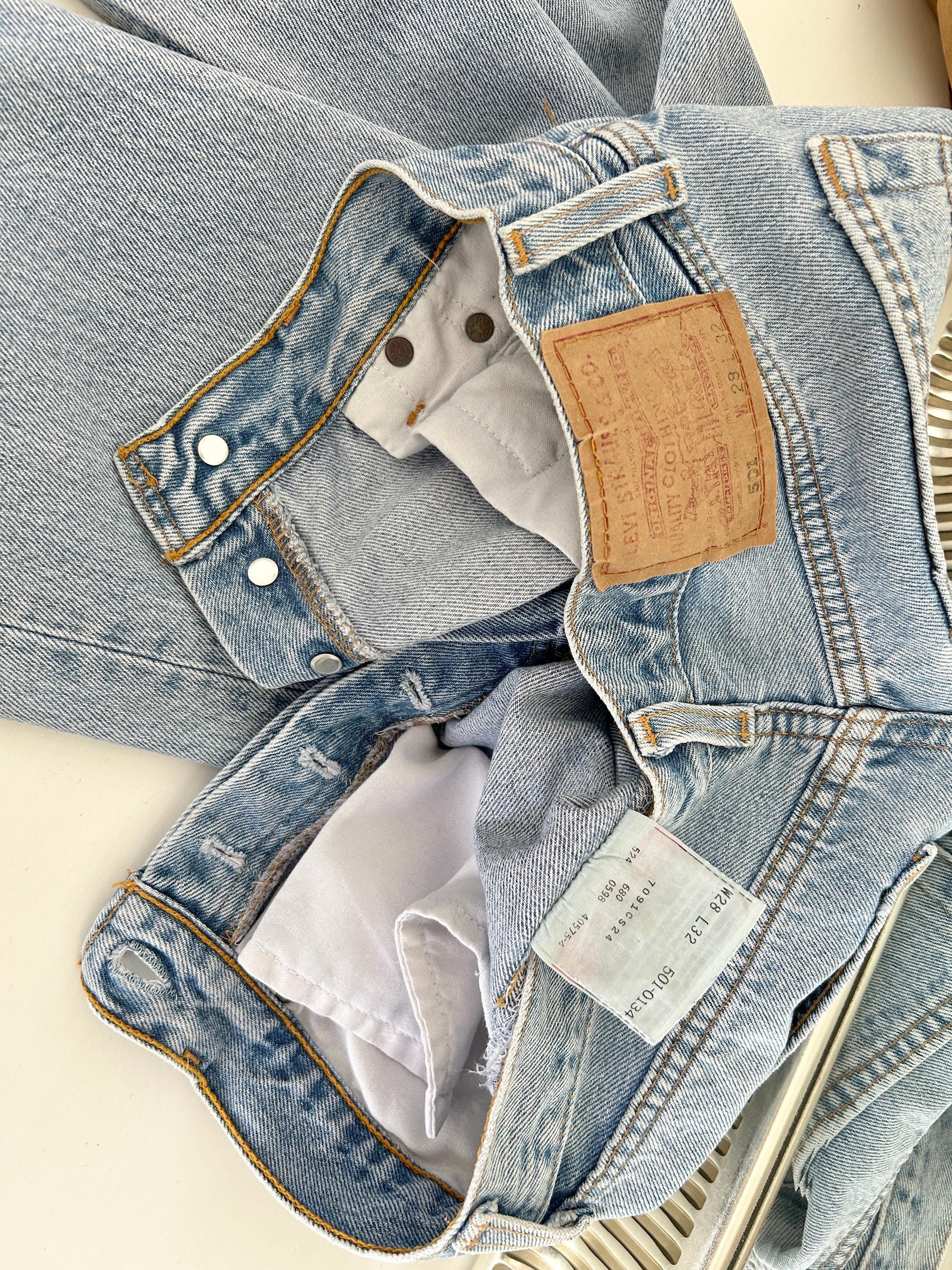 Levis 501 vintage w26 L31 Levi’s faded light blue straight leg Levi’s 501 90s USA vintage Levi’s 501  (25/26 waist)