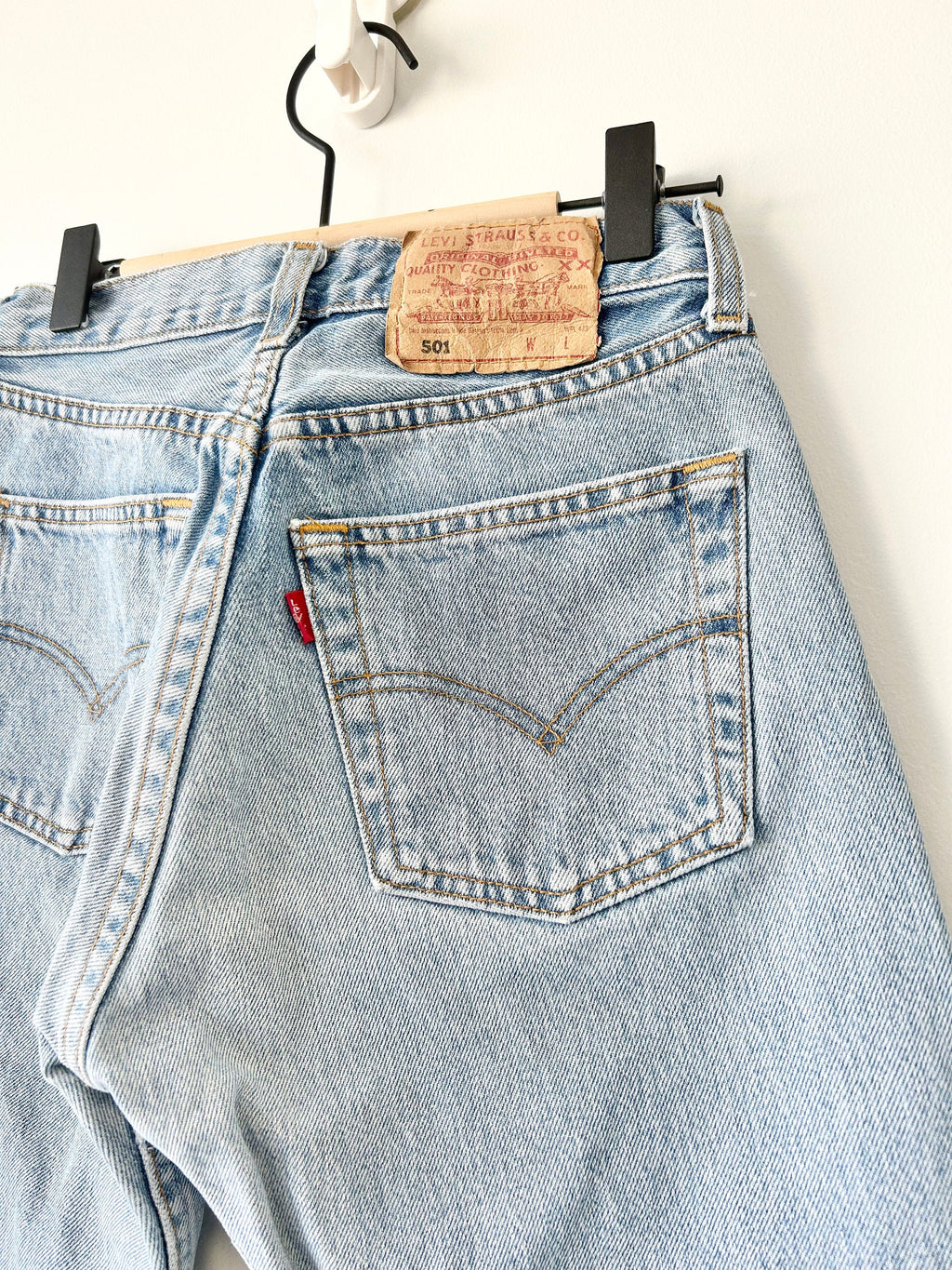 Levis 501 jeans w24 L30 light blue 501 stone wash  blue vintage 501s made in 90s -1