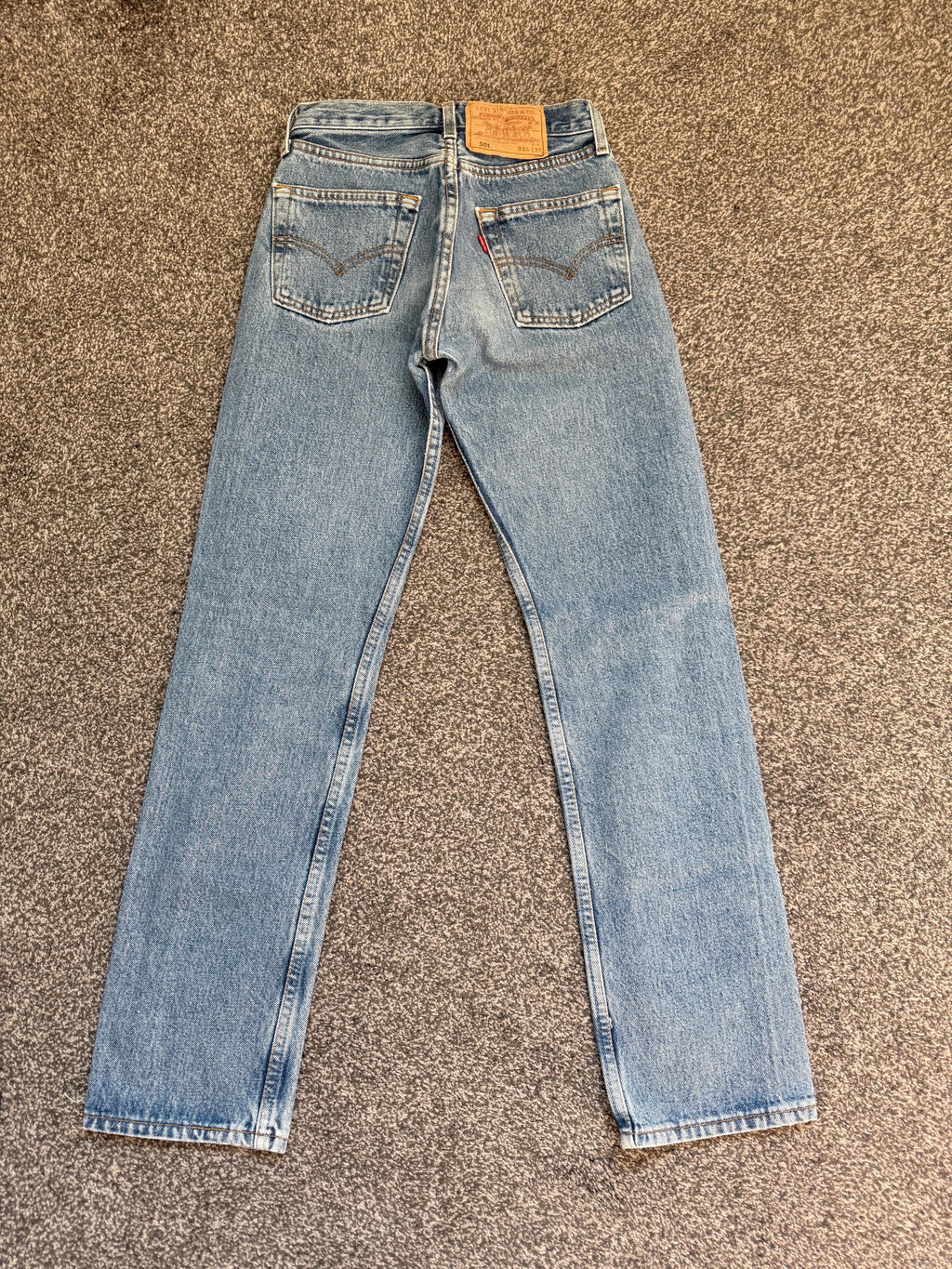 Levis 501 vintage w23 L29 Levi’s 501 light faded blue 90s Levi’s blue straight leg blue 501 vintage blue 501 worn vintage Levi’s