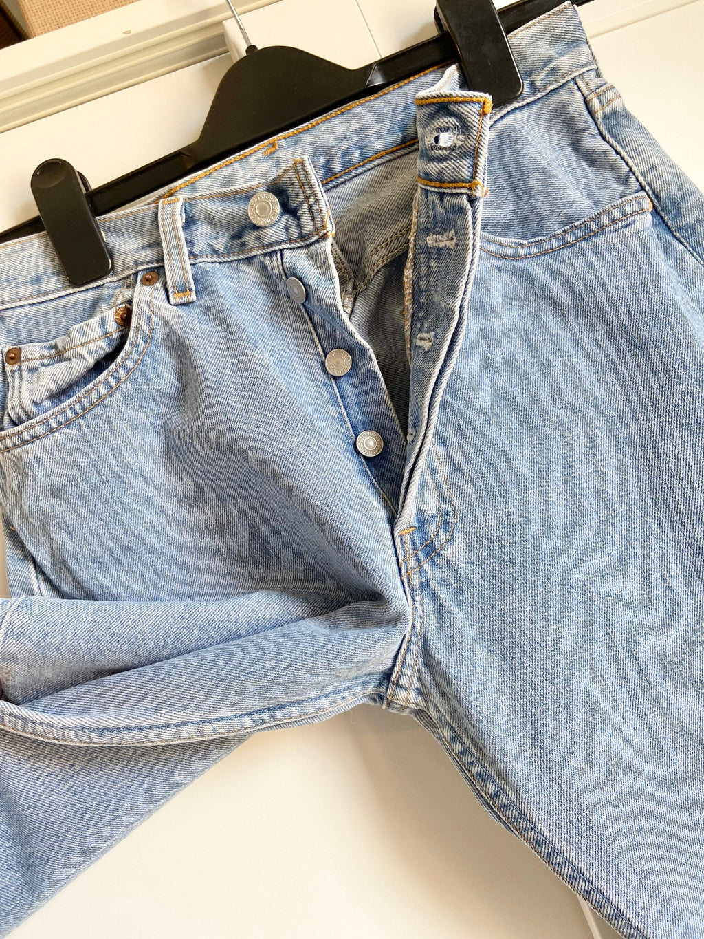 Vintage levis 501 26” made in USA for women