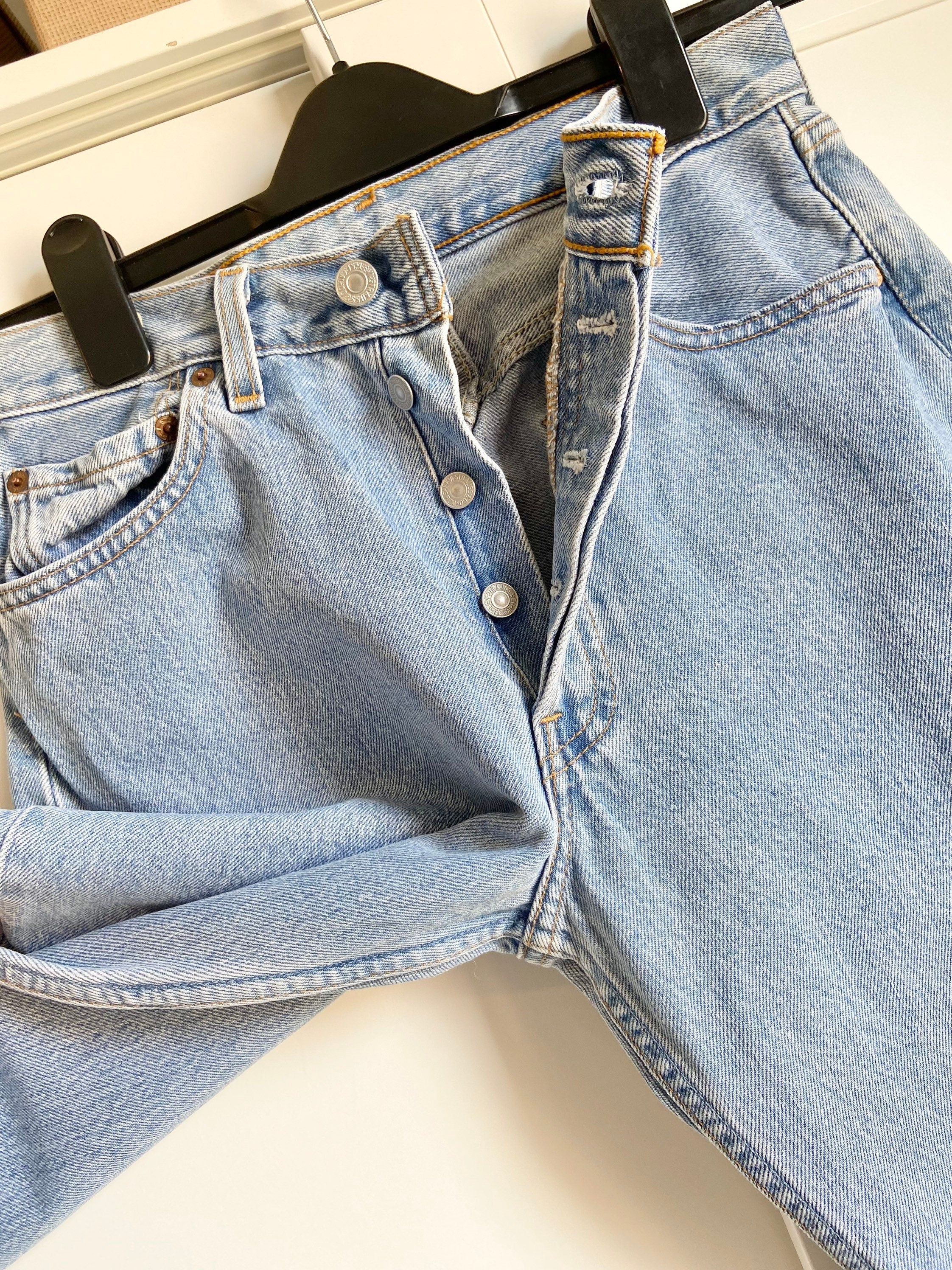 Vintage levis 501 26” made in USA for women