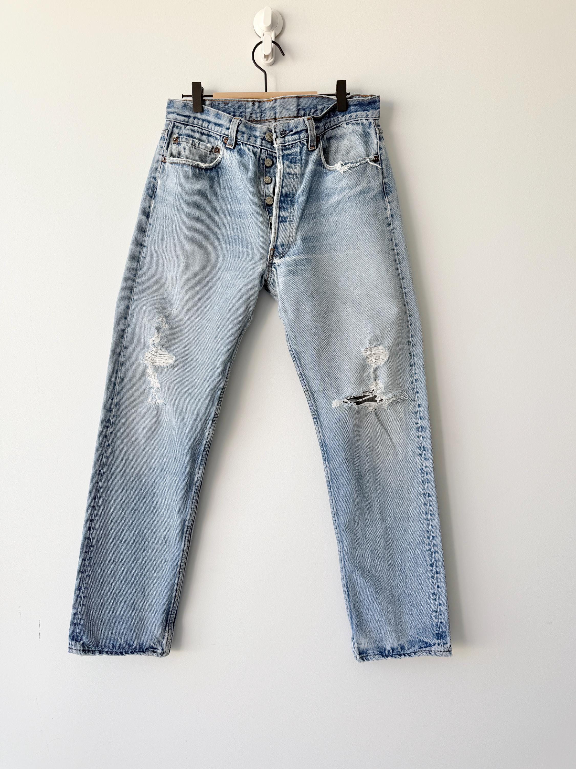 Held *** W29 L30 Levis 501 vintage faded light blue 501s made in USA 80s straight leg jeans 501 29-30” waist (mayuk)