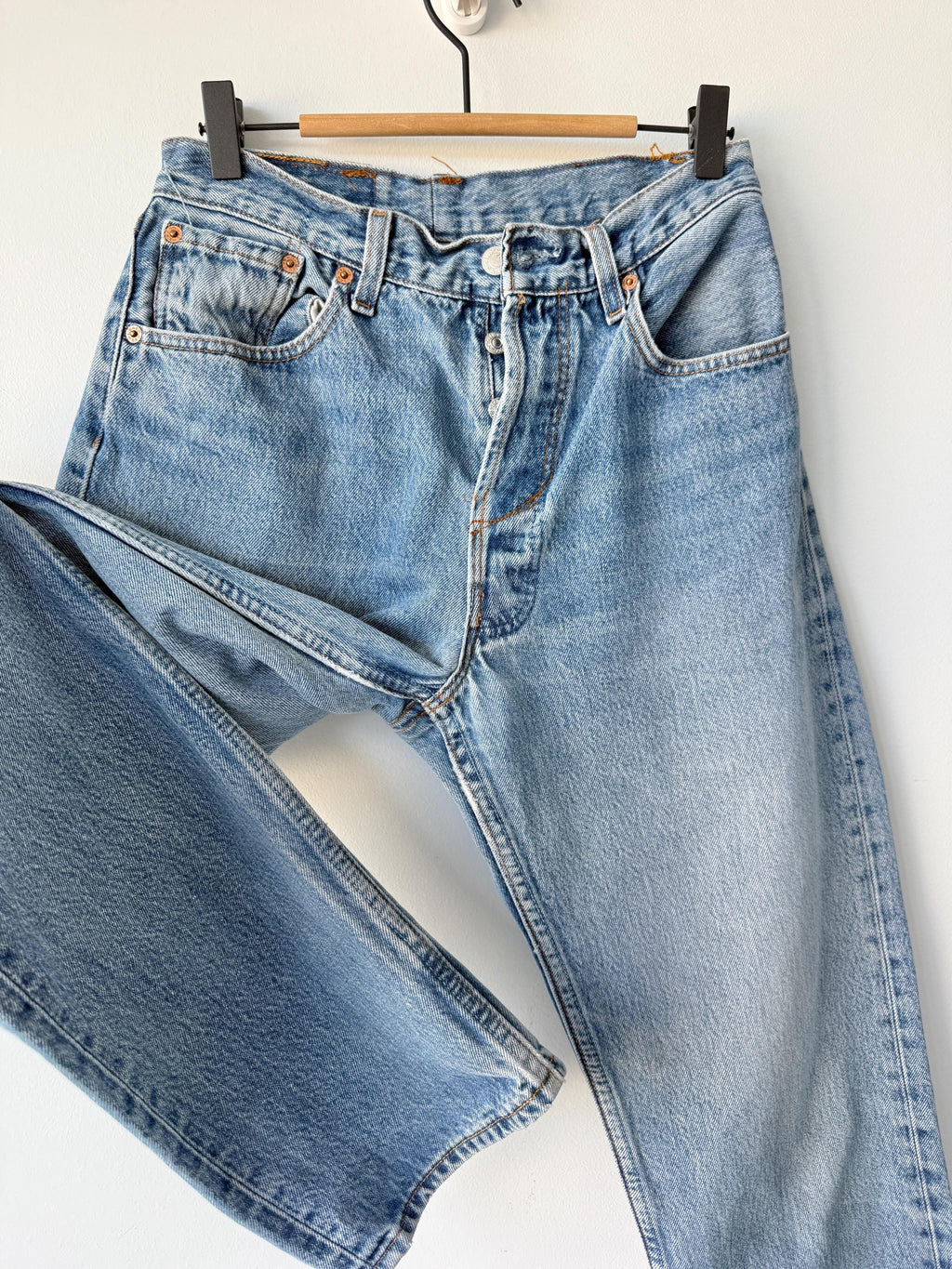 W27 L31 re done vintage Levis 501 26-27” measured waist medium blue denim made in Y2K