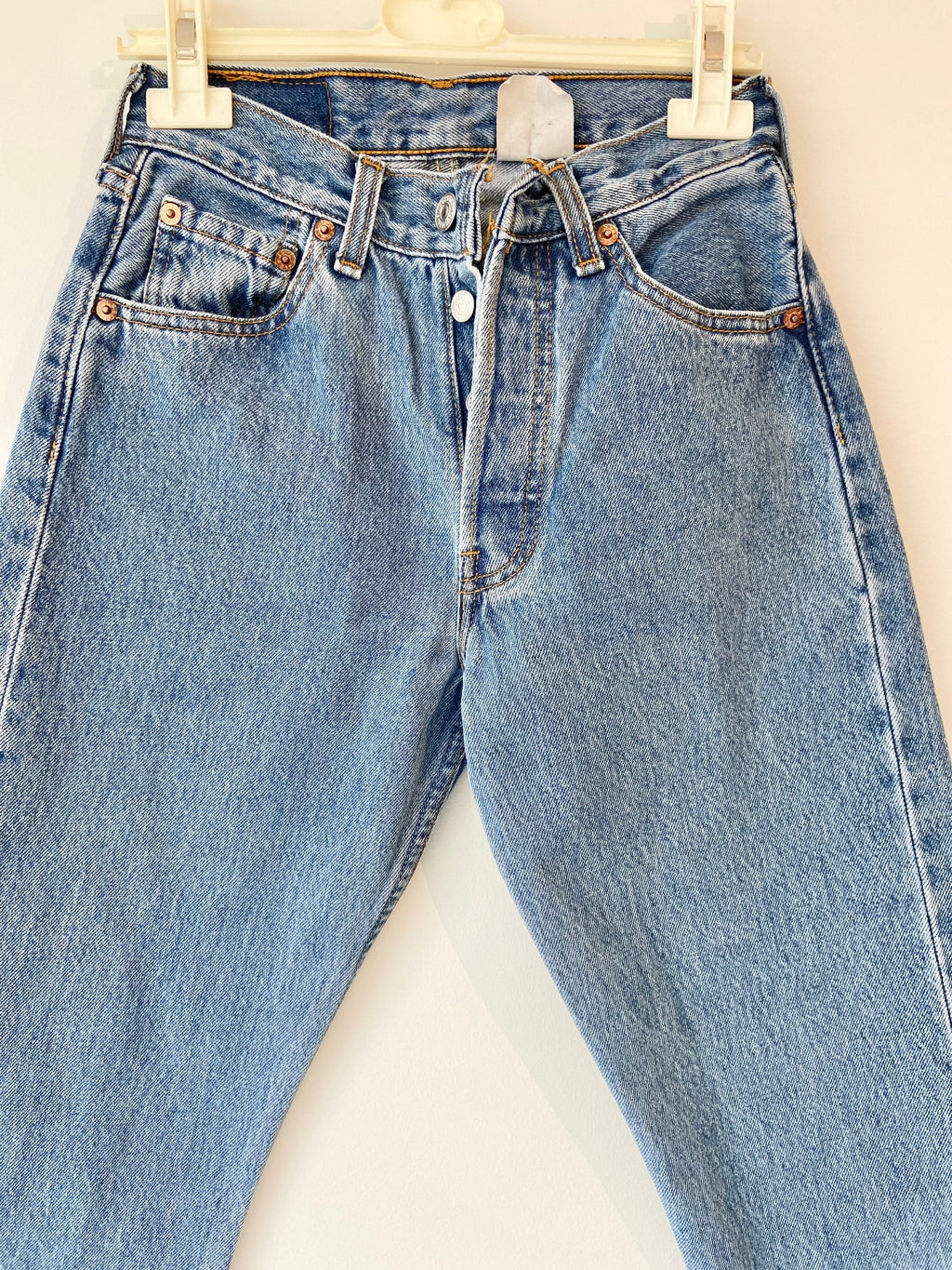 w23 L30 Vintage Levi’s 501 90s made in Canada