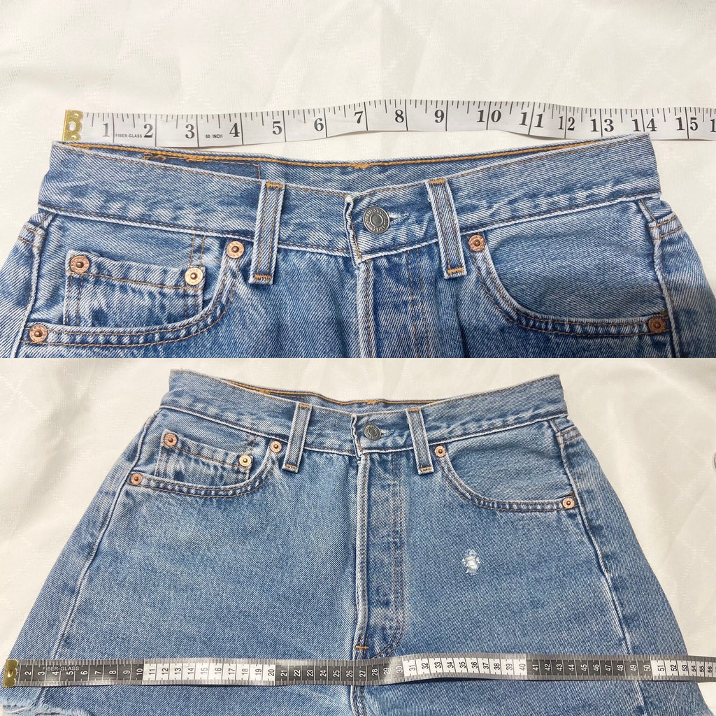 w27 Vintage Levi’s 501 button shorts  medium blue wash