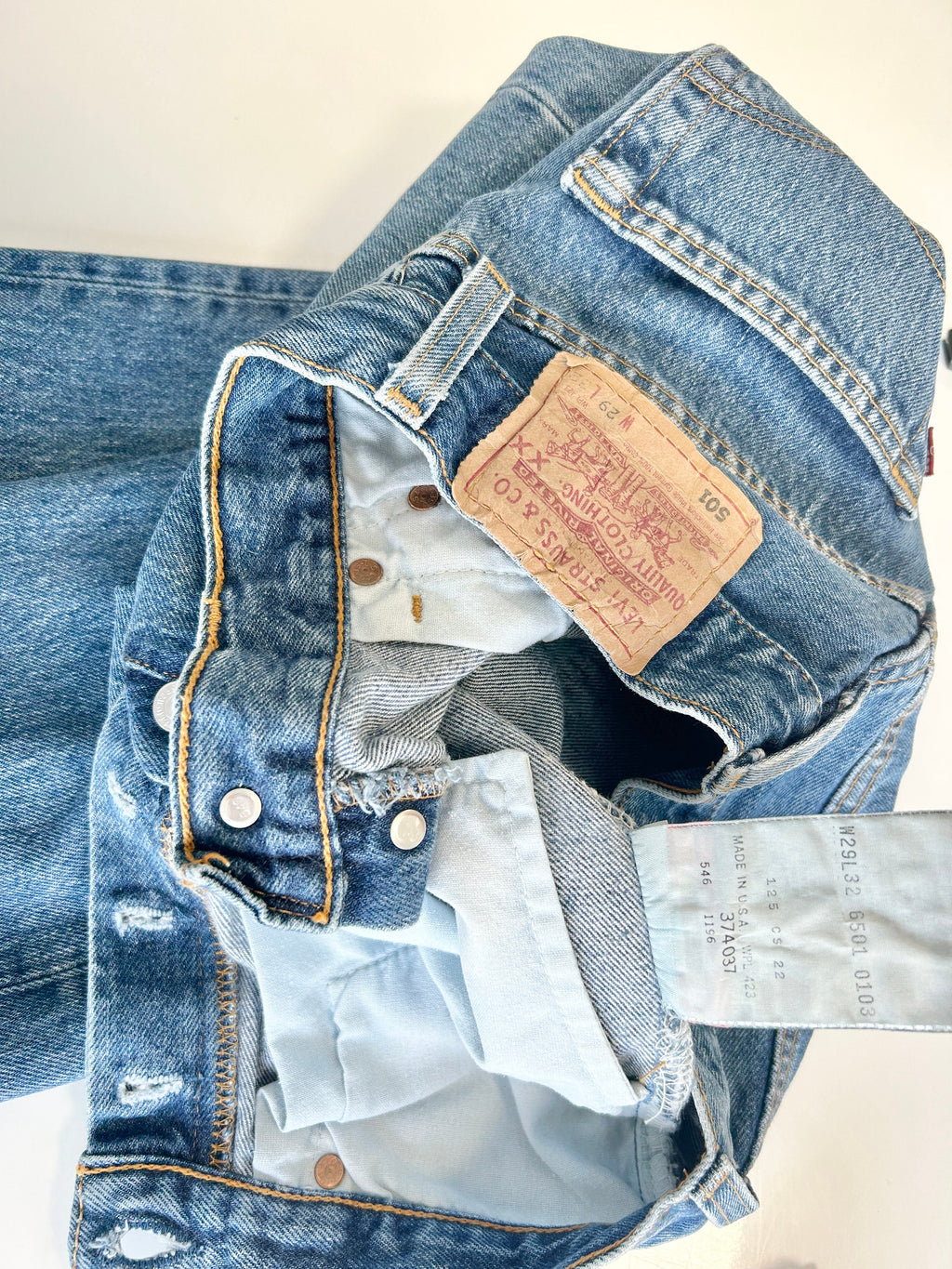 Levis 501 vintage w26 L31 Levi’s 501 medium blue 90s Levi’s USA blue faded blue straight leg blue 501 vintage blue 501 worn vintage Levi’s