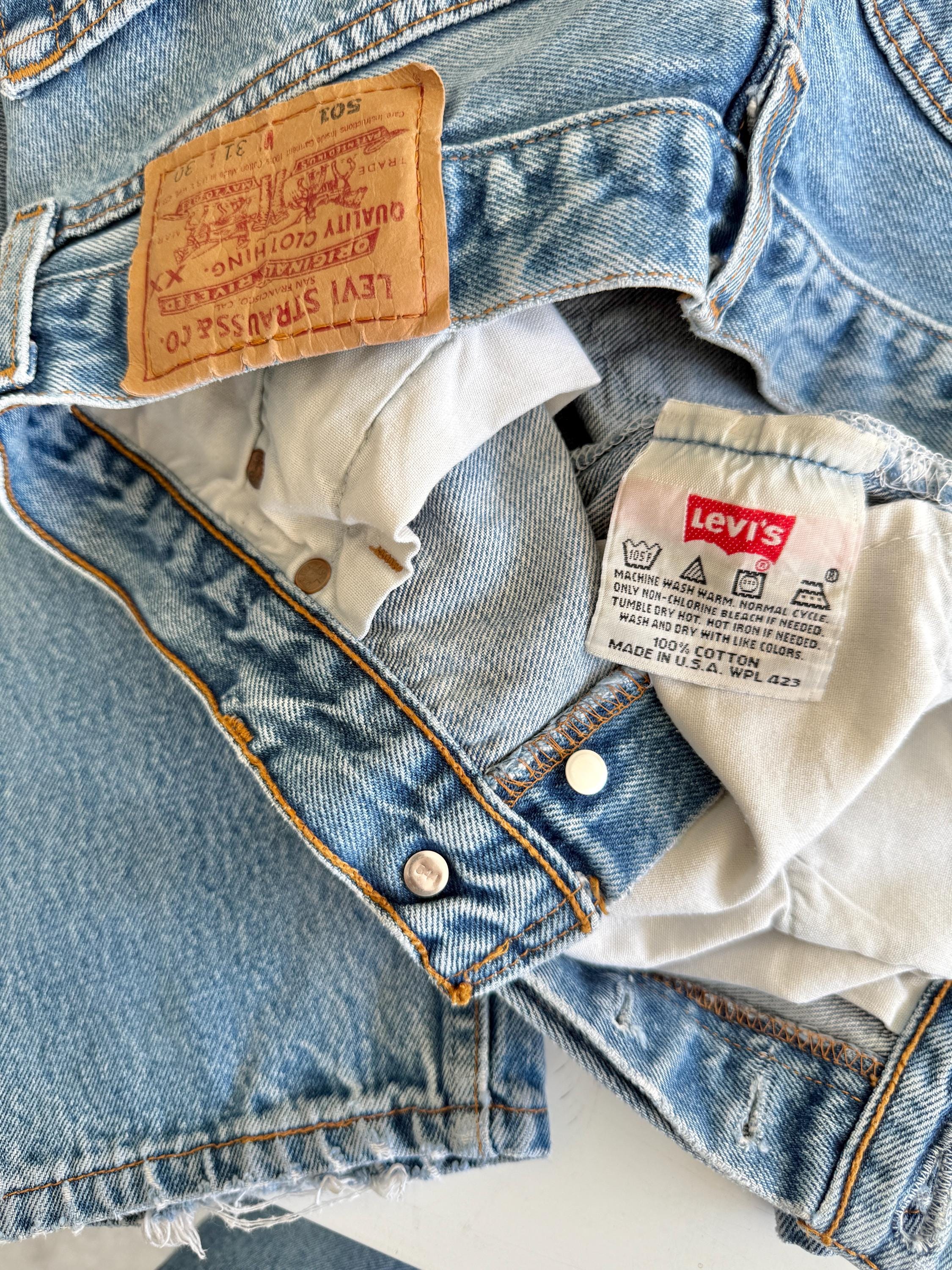 W29 L30 vintage Levis 501 28-29” measured medium blue made in USA 90s for women tag