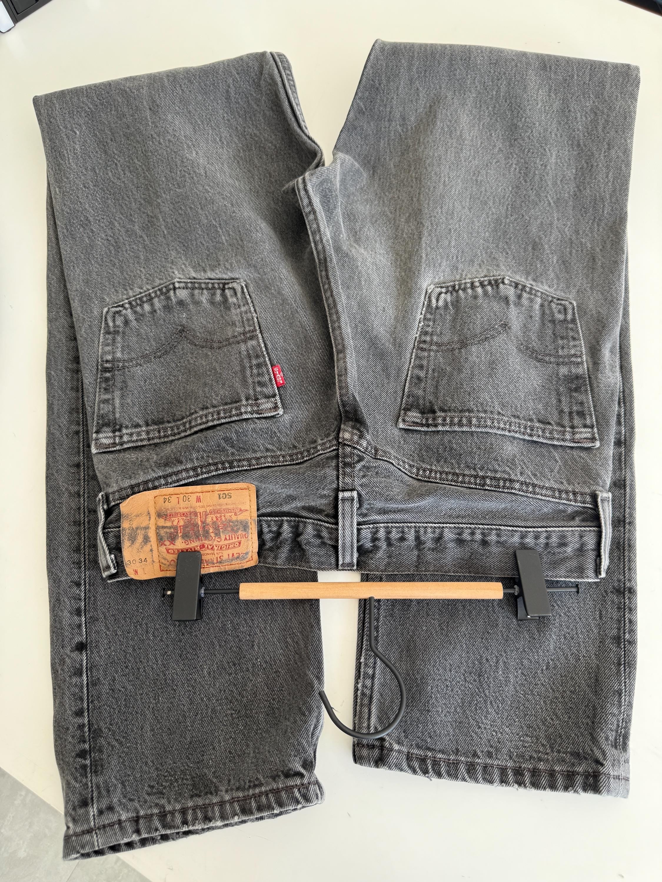 W29 L34 Levis 501 vintage 28-29” measured waist black made in USA 90s