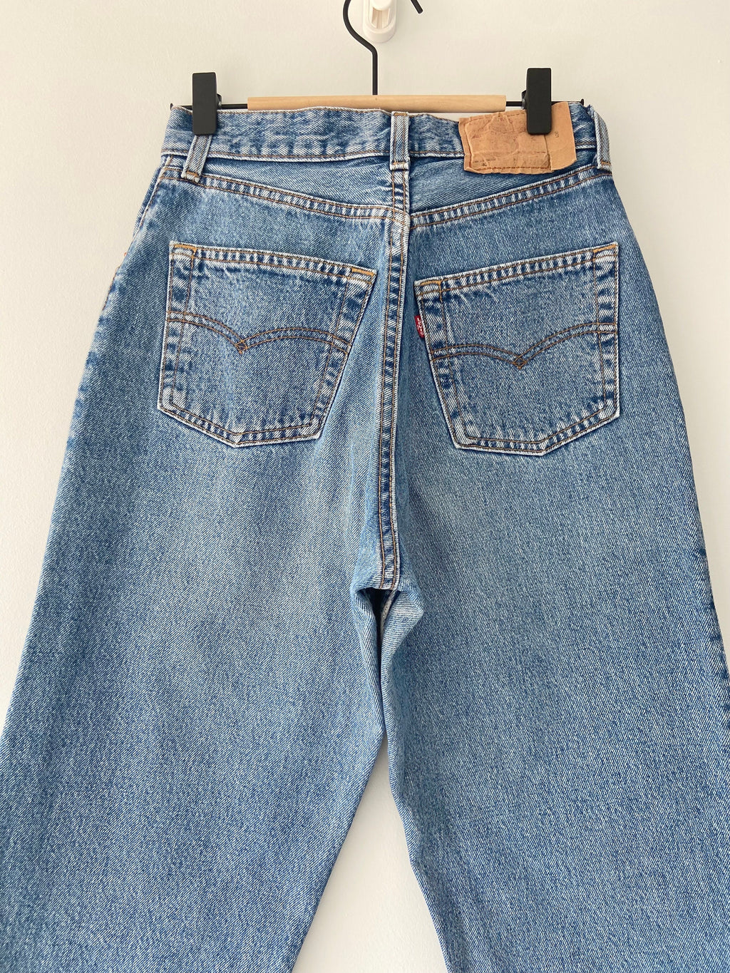 Vintage Levi’s 901  w26” L28” made in USA  Faded medium blue denim