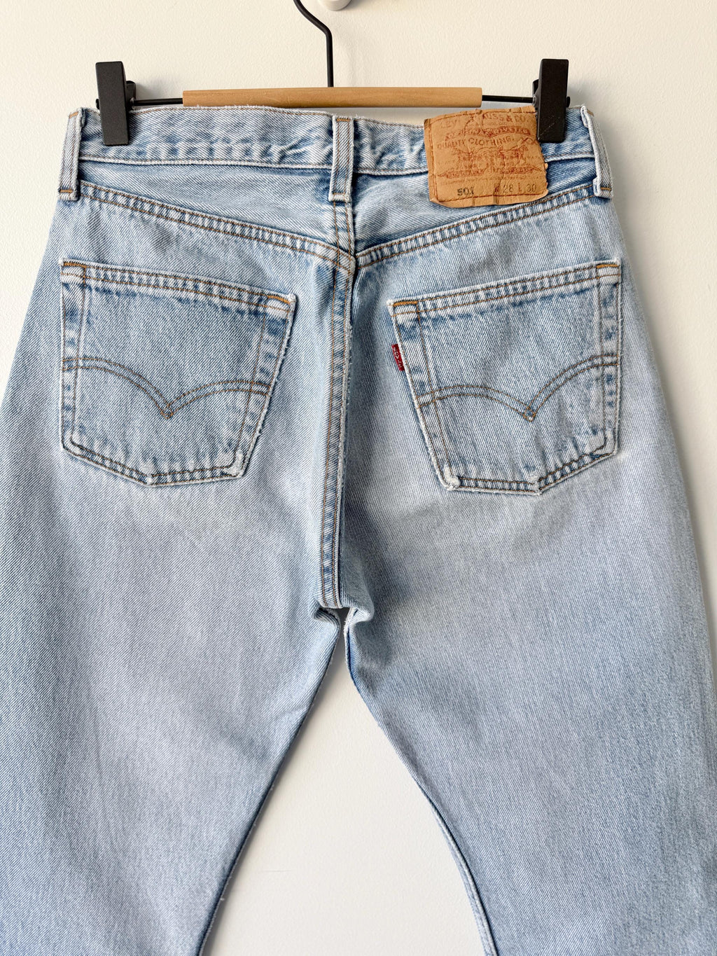 W26 L29 vintage Levis 501 25-26” measured waist light faded denim made in USA 90s