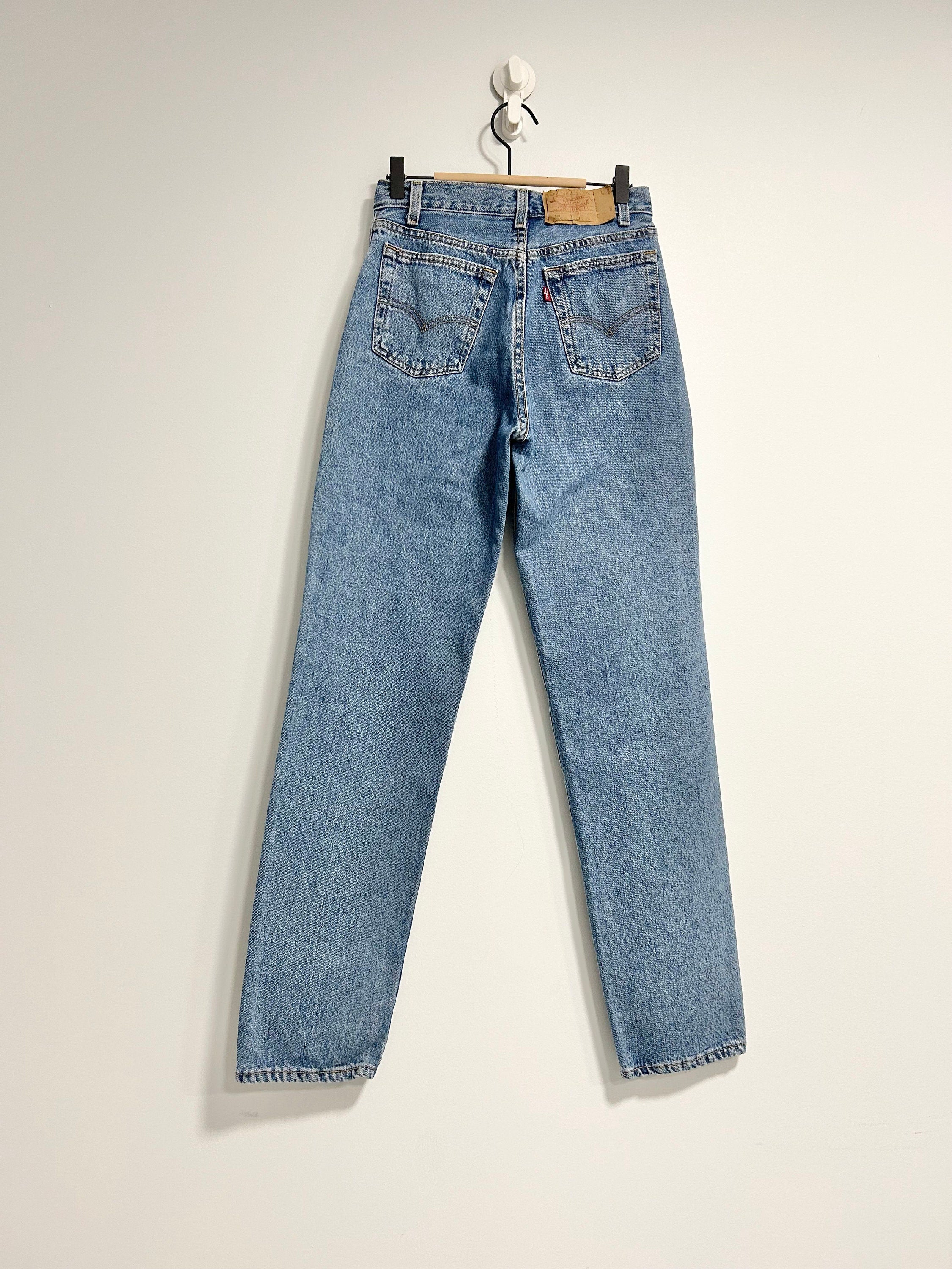 Levis 501 jeans w26 L31 90s medium wash faded blue 501 faded wash blue 501 vintage 501s