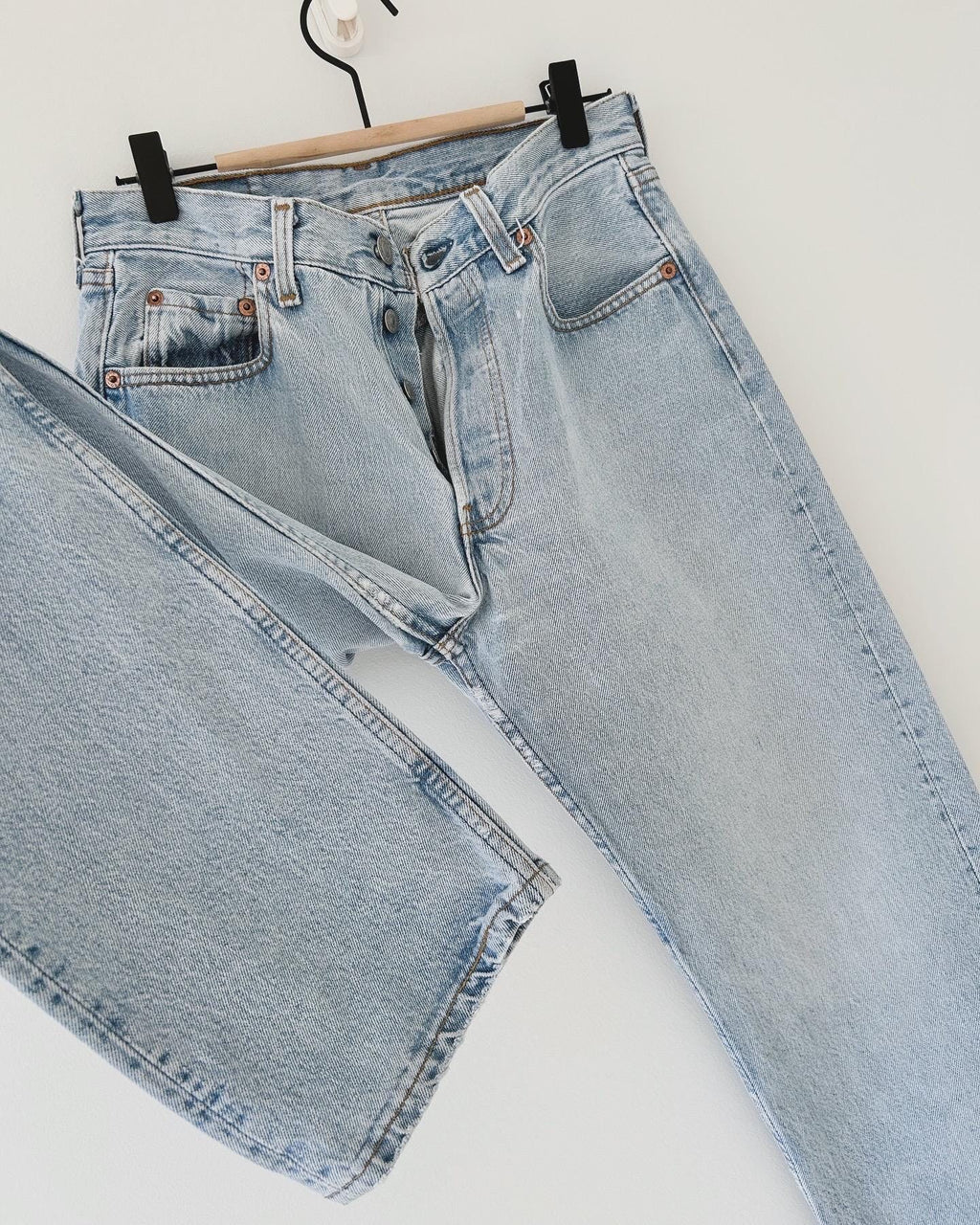 Levis 501 vintage w28 L31 Levi’s light blue faded stonewash straight leg 90s Levi’s USA 501 vintage Levi’s available