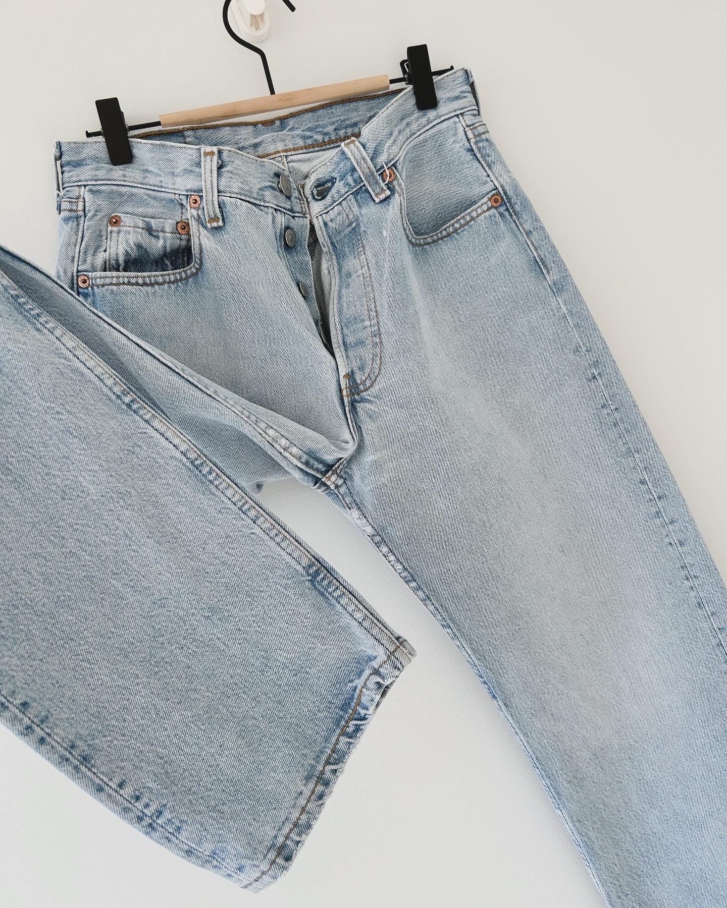 Levis 501 vintage w28 L31 Levi’s light blue faded stonewash straight leg 90s Levi’s USA 501 vintage Levi’s available