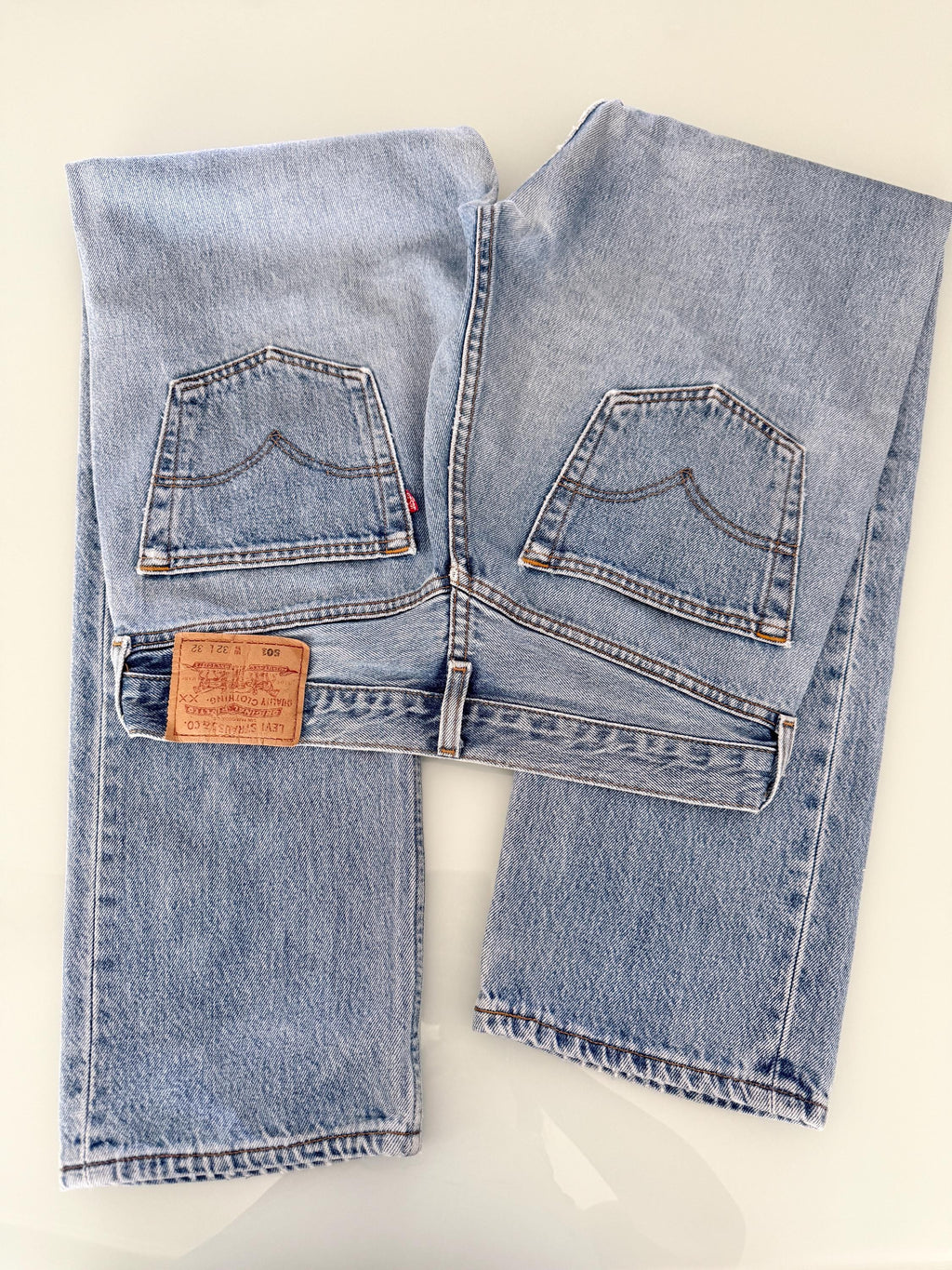W30 L31 Levis 501 vintage 29-30” waist medium faded blue 501s made in Canada 90s