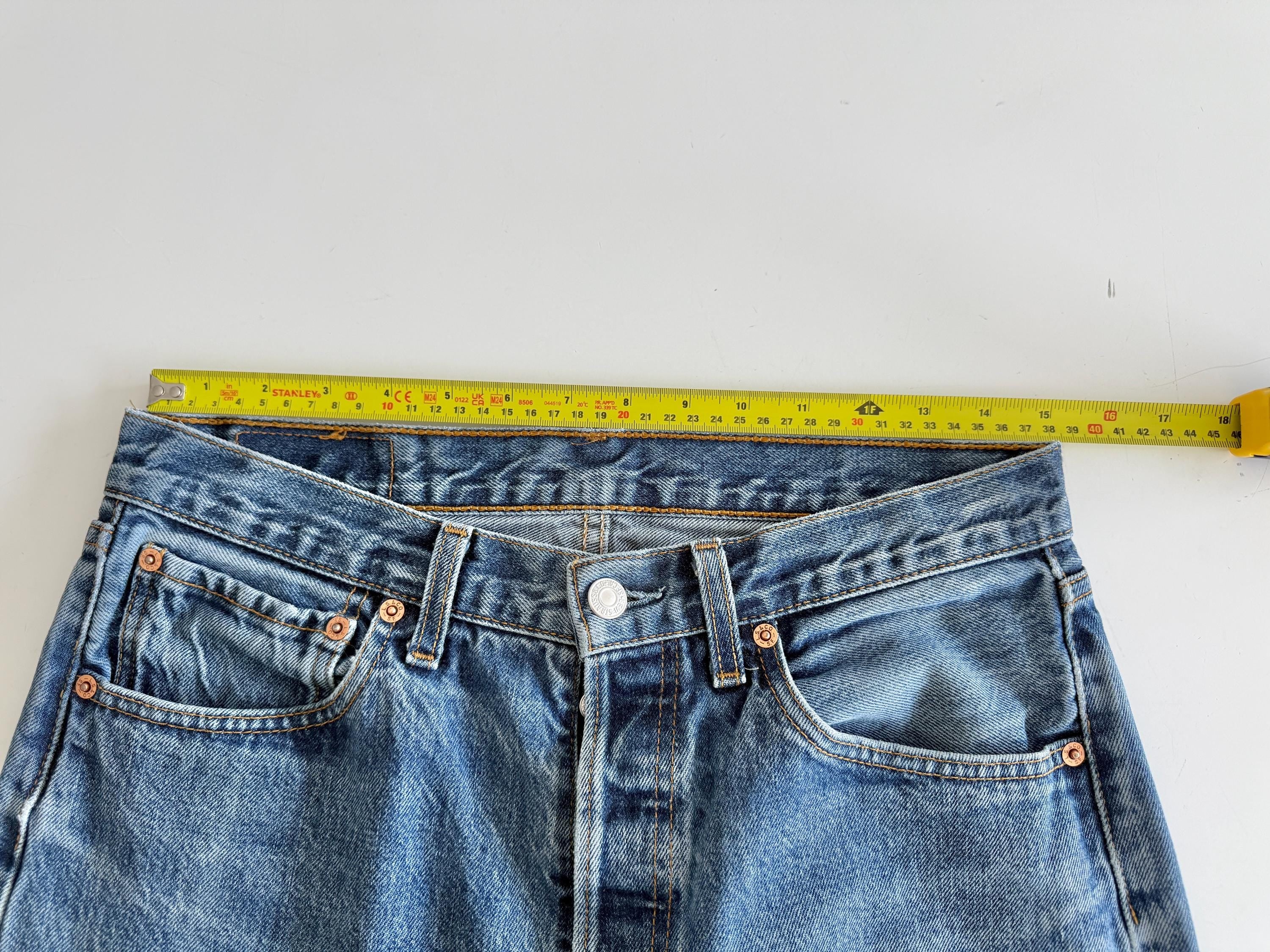 W30 L33 vintage Levis 501 29-30” measured whiskers faded dark blue made in 90s